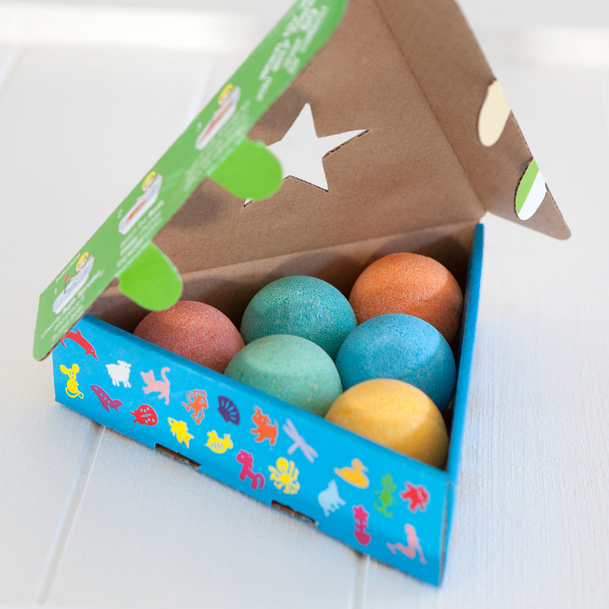 Kids bath bomb Sprudels 6 colours pack in an open box