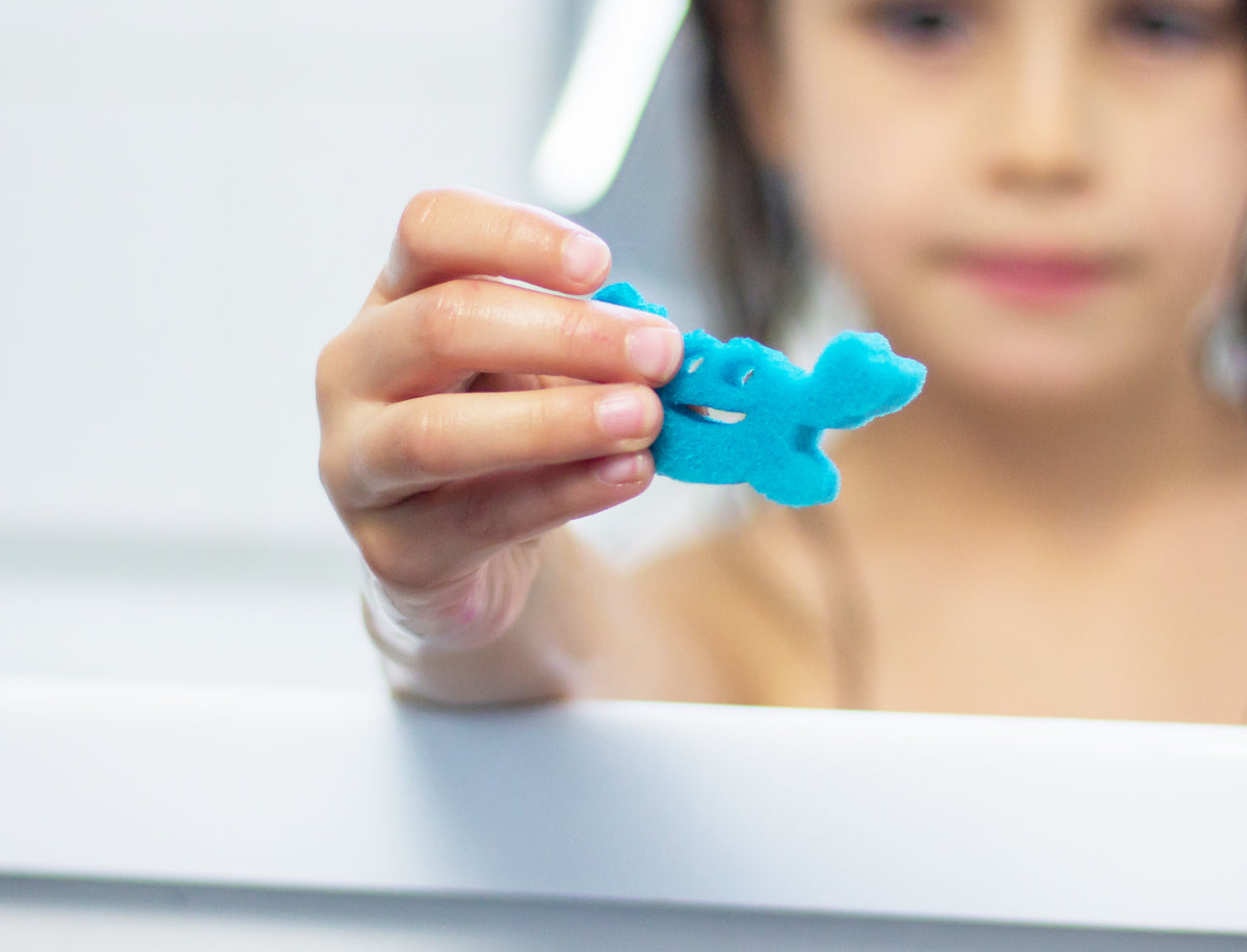 Crab sponge toy from an Egg Bath Bomb Sprudel